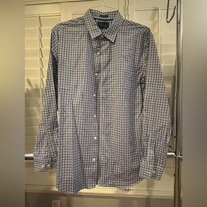 Fairlane men’s button down shirt.  Blues and white. Slim fit. Size large